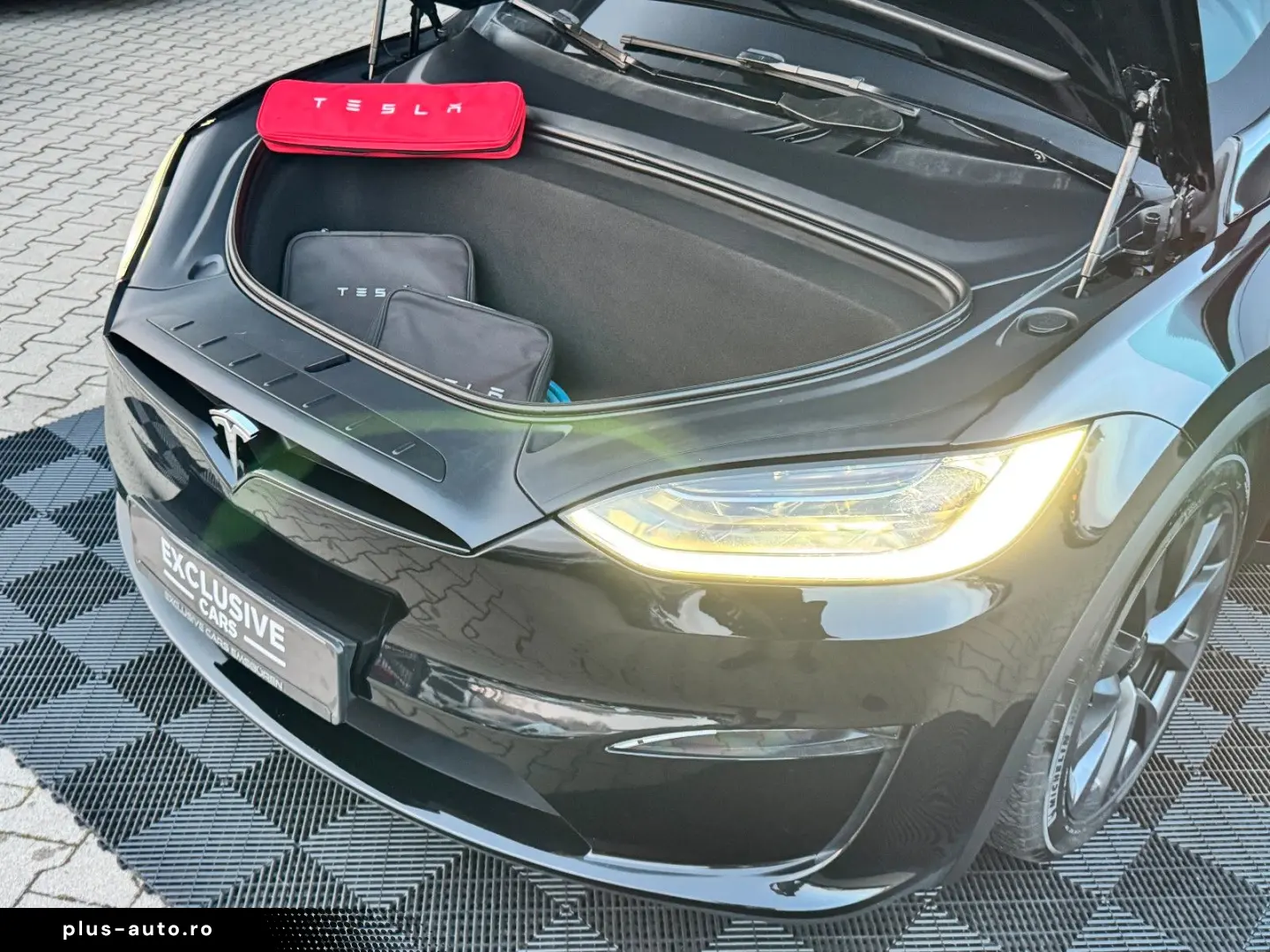 TESLA MODEL X PALLADIUM    HW 4 USS   AMD RYZEN