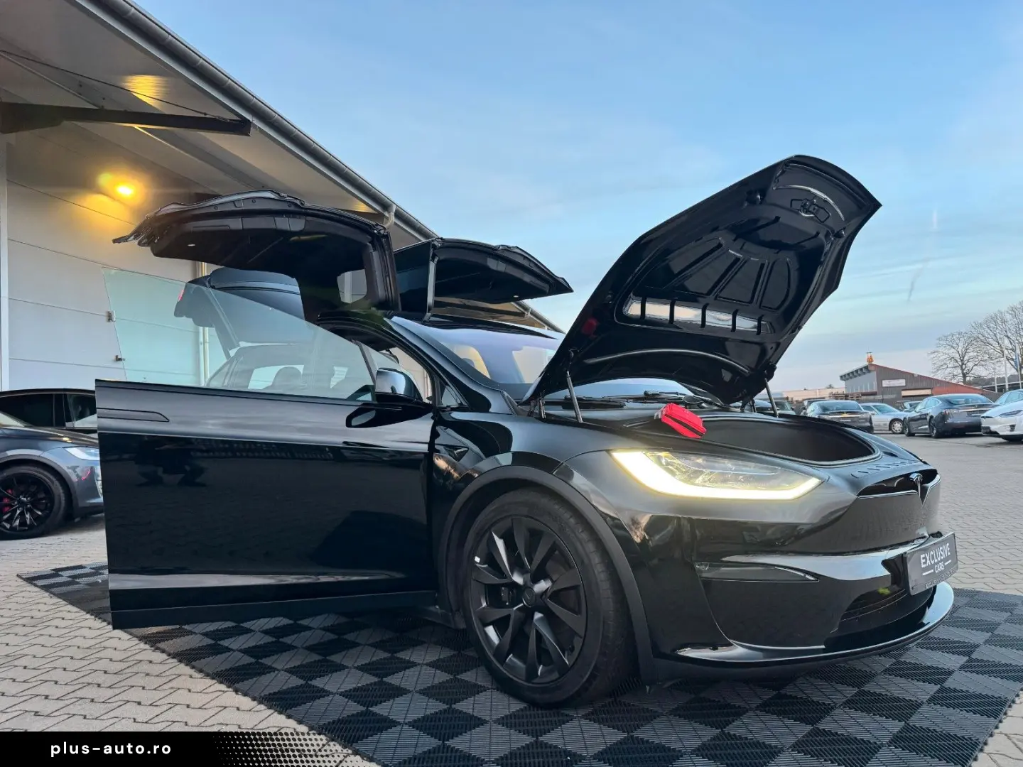 TESLA MODEL X PALLADIUM    HW 4 USS   AMD RYZEN