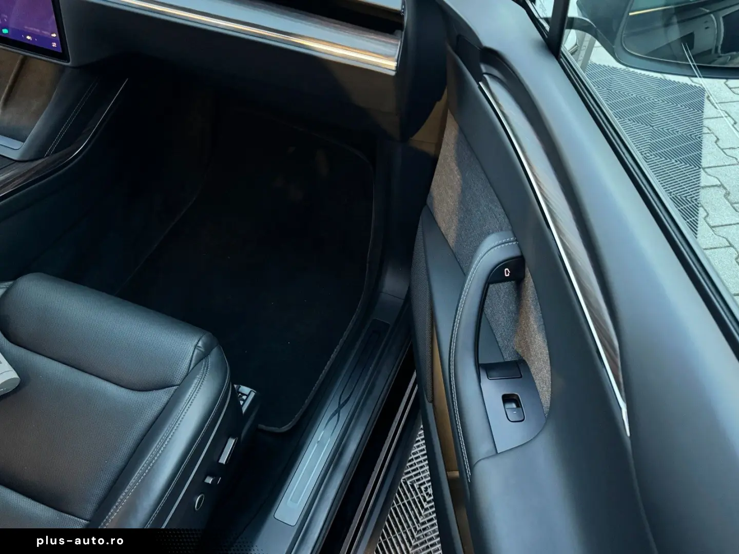 TESLA MODEL X PALLADIUM    HW 4 USS   AMD RYZEN