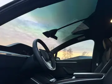 TESLA MODEL X PALLADIUM    HW 4 USS   AMD RYZEN