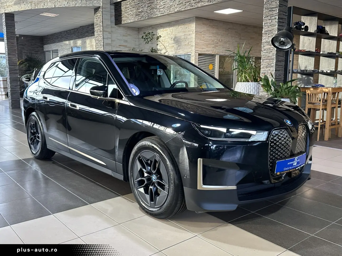 BMW iX 40 xDrive AHK LED Leder R.Cam Navi PDC SHZ