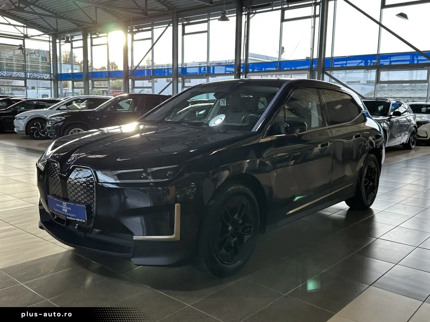 BMW iX 40 xDrive AHK LED Leder R.Cam Navi PDC SHZ