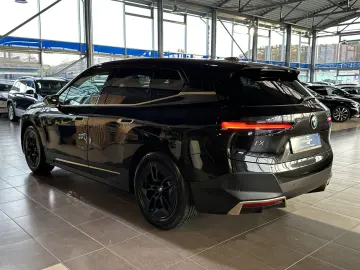BMW iX 40 xDrive AHK LED Leder R.Cam Navi PDC SHZ