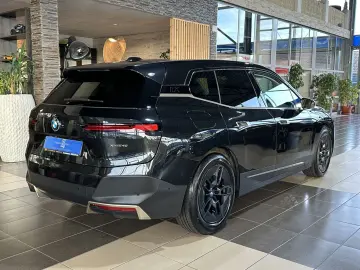 BMW iX 40 xDrive AHK LED Leder R.Cam Navi PDC SHZ