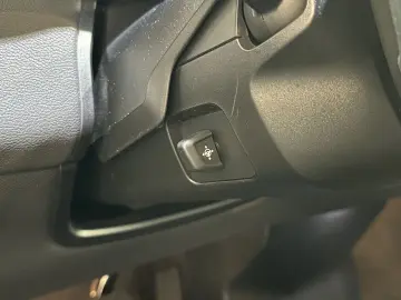 BMW iX 40 xDrive AHK LED Leder R.Cam Navi PDC SHZ