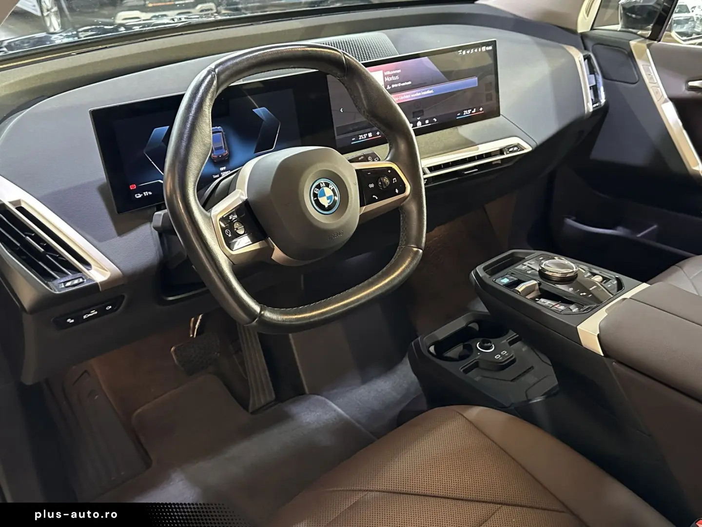 BMW iX 40 xDrive AHK LED Leder R.Cam Navi PDC SHZ