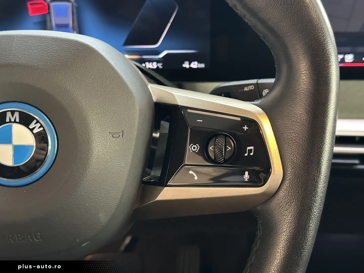 BMW iX 40 xDrive AHK LED Leder R.Cam Navi PDC SHZ