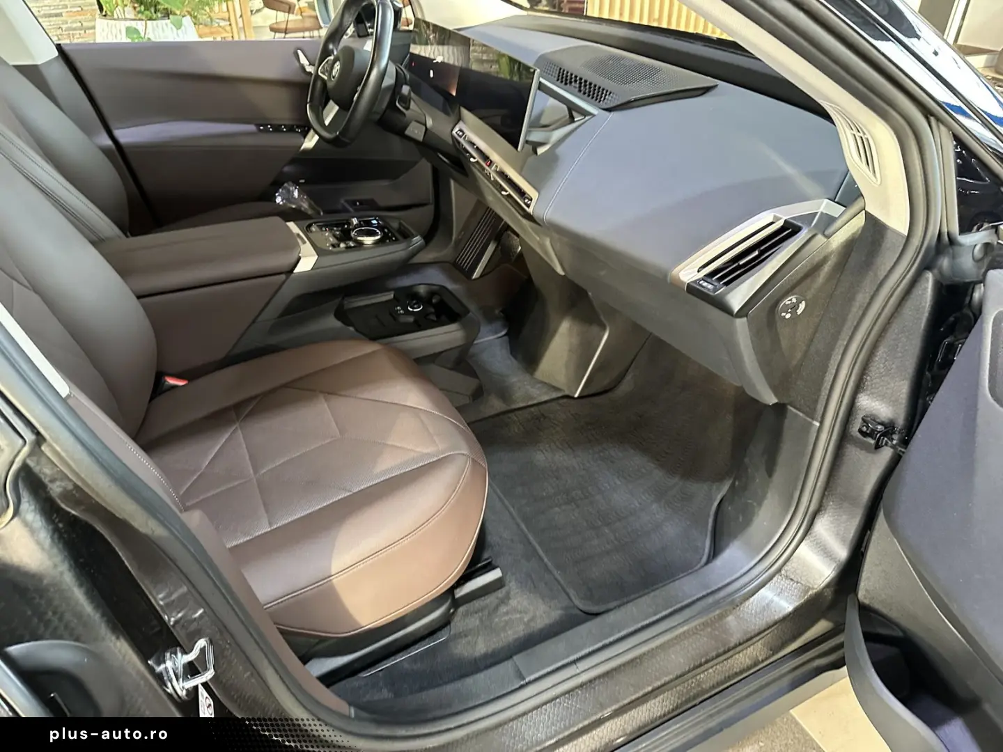 BMW iX 40 xDrive AHK LED Leder R.Cam Navi PDC SHZ