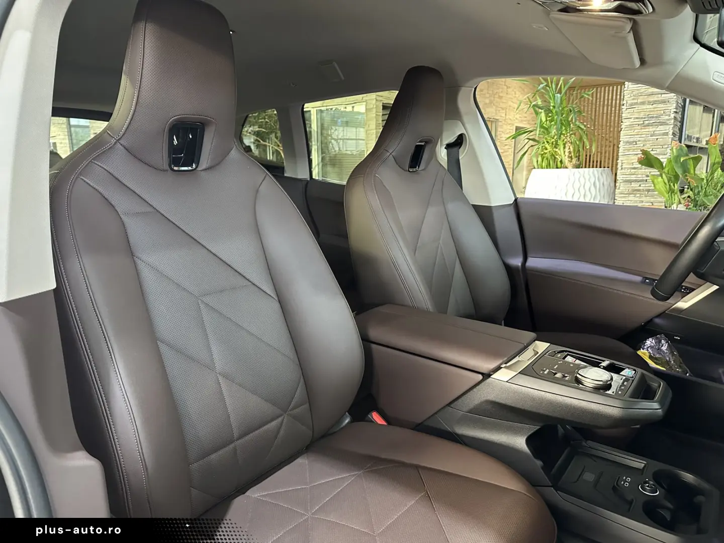 BMW iX 40 xDrive AHK LED Leder R.Cam Navi PDC SHZ