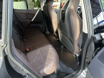 BMW iX 40 xDrive AHK LED Leder R.Cam Navi PDC SHZ