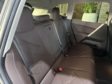 BMW iX 40 xDrive AHK LED Leder R.Cam Navi PDC SHZ