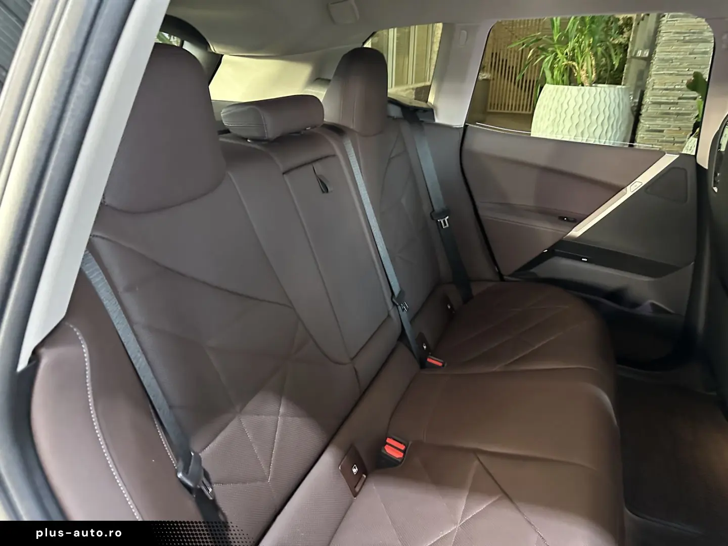 BMW iX 40 xDrive AHK LED Leder R.Cam Navi PDC SHZ