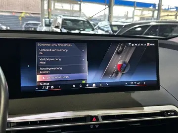 BMW iX 40 xDrive AHK LED Leder R.Cam Navi PDC SHZ