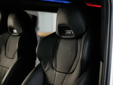 BMW XM 50e AHK Autobahnass