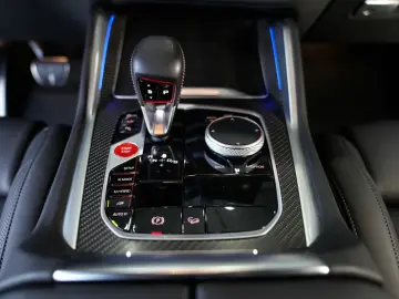 BMW XM 50e AHK Autobahnass