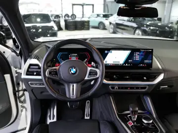 BMW XM 50e AHK Autobahnass