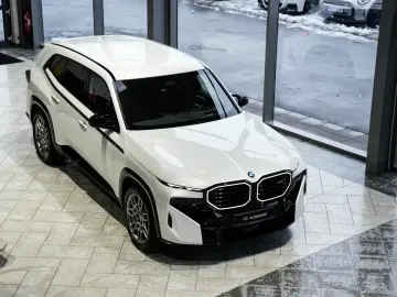 BMW XM 50e AHK Autobahnass