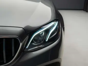 Mercedes-Benz E 220 D 4Matic