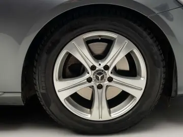 Mercedes-Benz E 220 D 4Matic