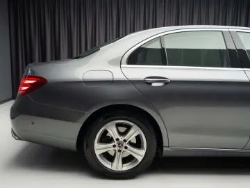 Mercedes-Benz E 220 D 4Matic