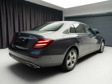 Mercedes-Benz E 220 D 4Matic