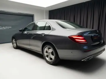Mercedes-Benz E 220 D 4Matic