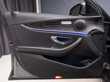 Mercedes-Benz E 220 D 4Matic