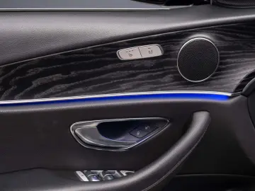 Mercedes-Benz E 220 D 4Matic