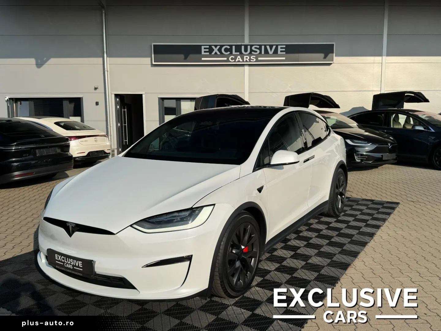 TESLA MODEL X PLAID   HARWARE 4   YOKE   6SEAT   22