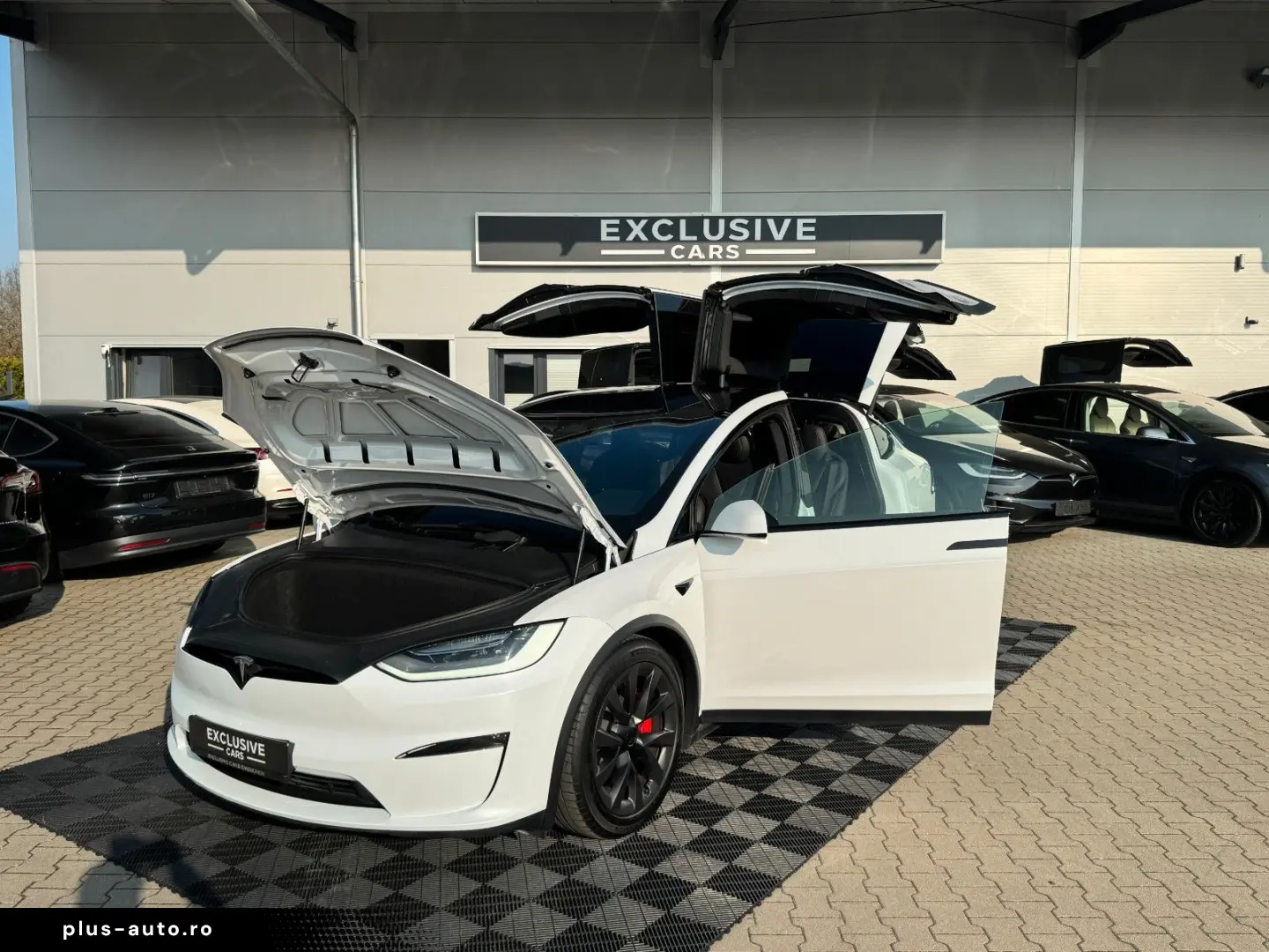 TESLA MODEL X PLAID   HARWARE 4   YOKE   6SEAT   22