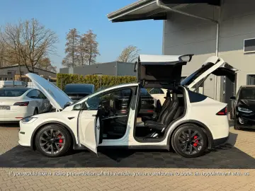 TESLA MODEL X PLAID   HARWARE 4   YOKE   6SEAT   22