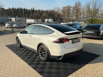 TESLA MODEL X PLAID   HARWARE 4   YOKE   6SEAT   22