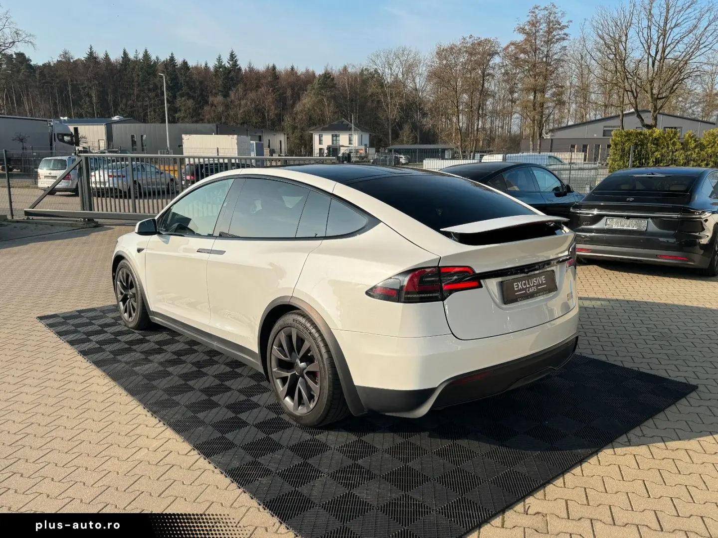 TESLA MODEL X PLAID   HARWARE 4   YOKE   6SEAT   22