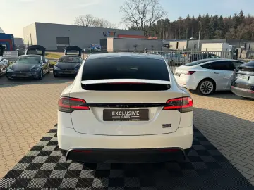 TESLA MODEL X PLAID   HARWARE 4   YOKE   6SEAT   22