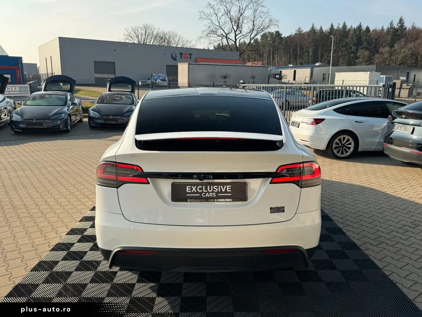 TESLA MODEL X PLAID   HARWARE 4   YOKE   6SEAT   22