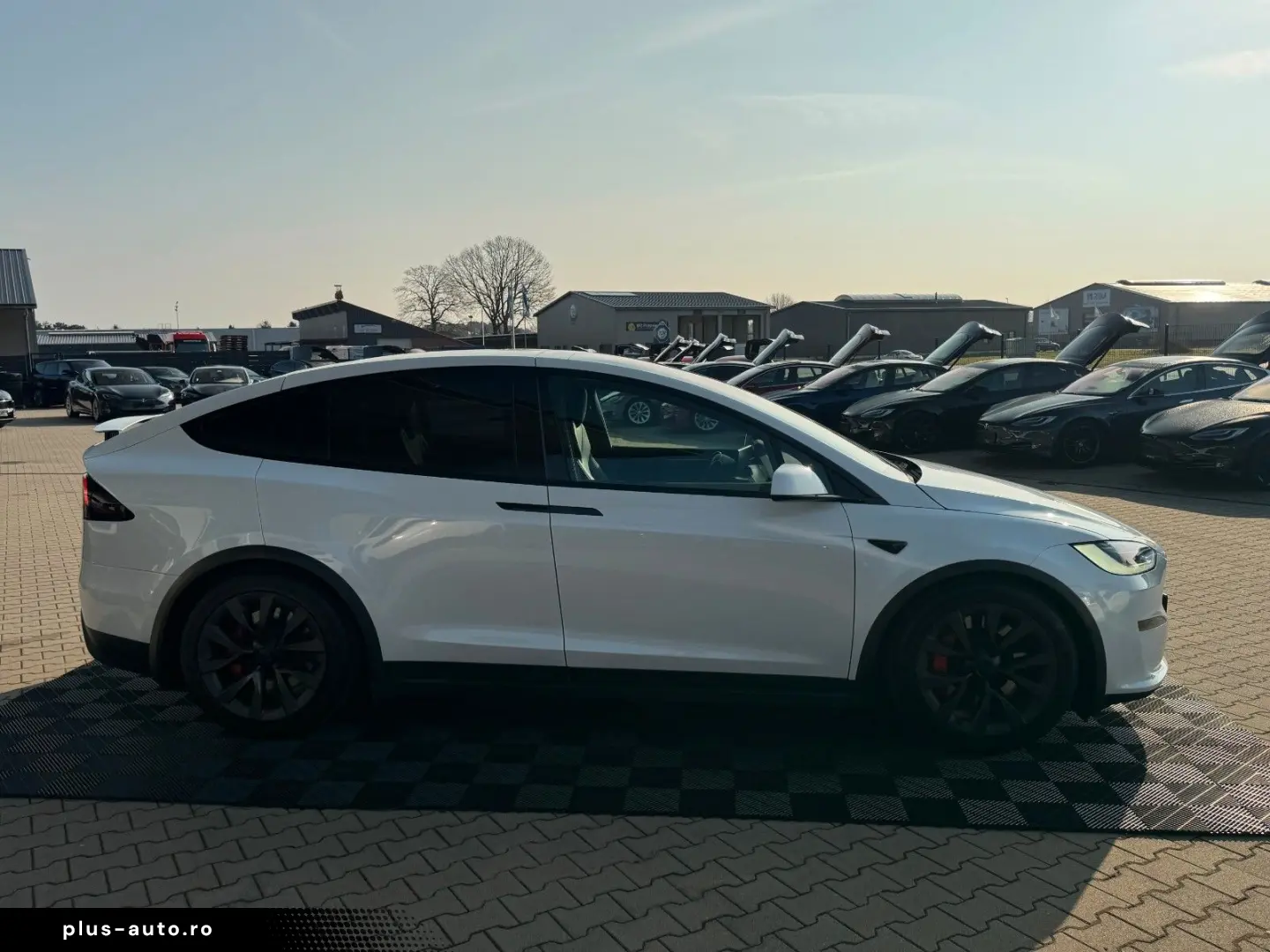 TESLA MODEL X PLAID   HARWARE 4   YOKE   6SEAT   22