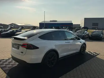 TESLA MODEL X PLAID   HARWARE 4   YOKE   6SEAT   22