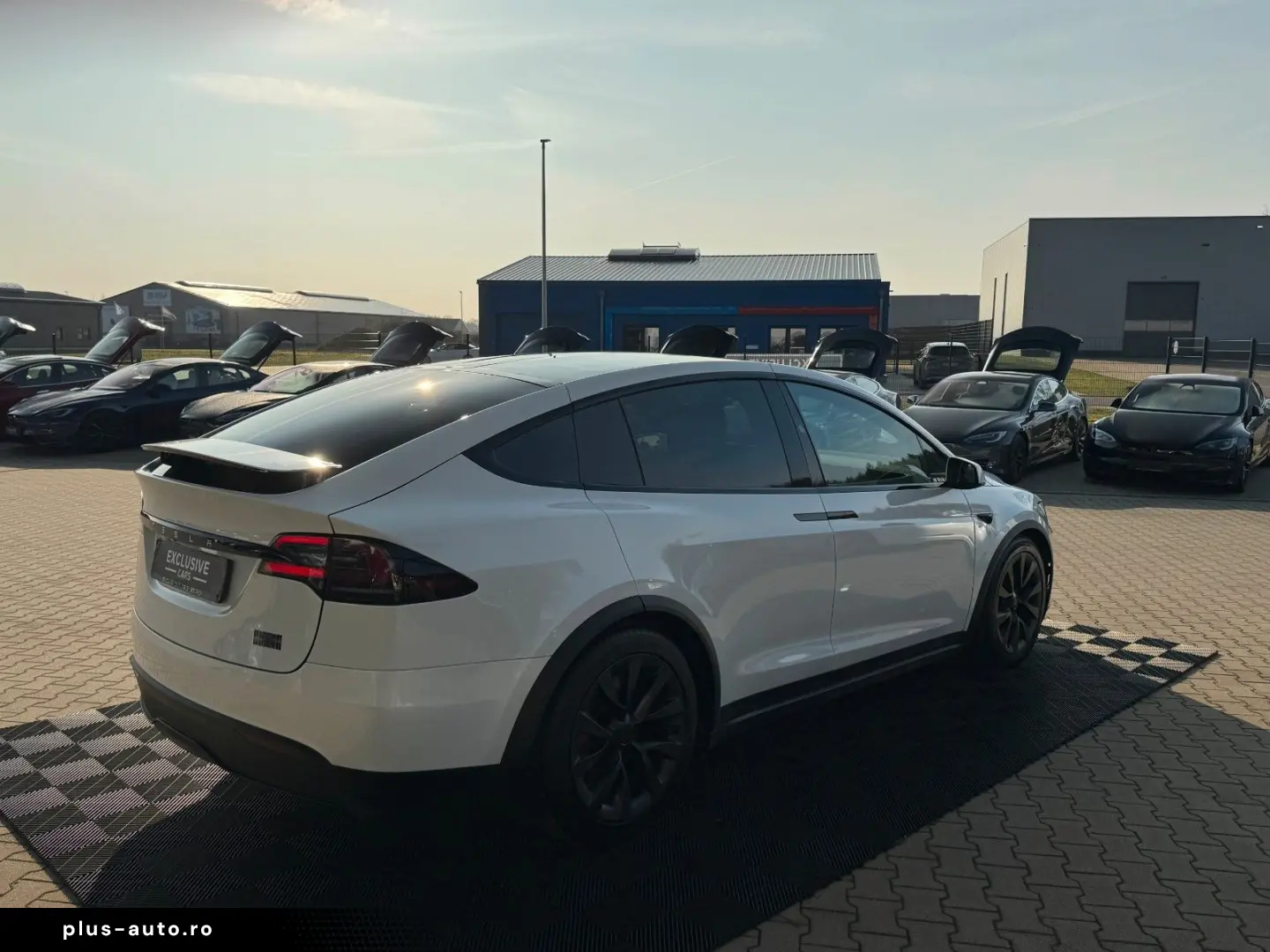 TESLA MODEL X PLAID   HARWARE 4   YOKE   6SEAT   22