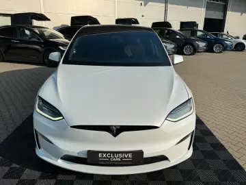 TESLA MODEL X PLAID   HARWARE 4   YOKE   6SEAT   22