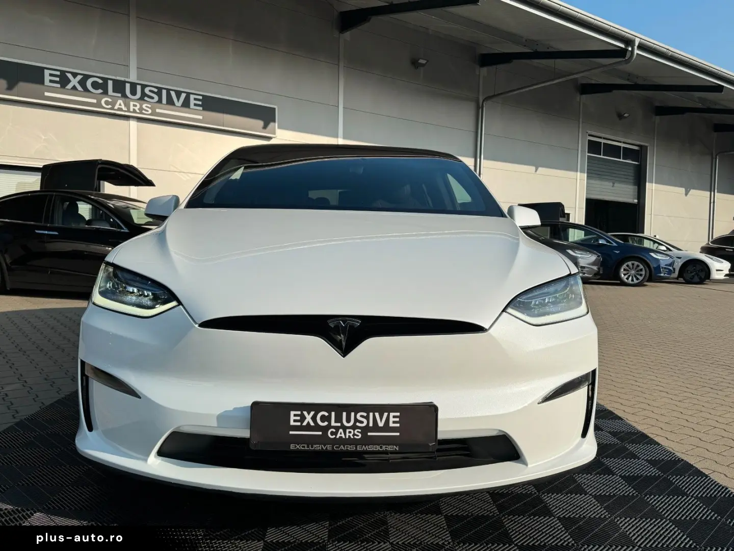 TESLA MODEL X PLAID   HARWARE 4   YOKE   6SEAT   22