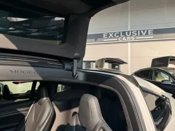 TESLA MODEL X PLAID   HARWARE 4   YOKE   6SEAT   22