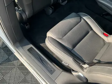 TESLA MODEL X PLAID   HARWARE 4   YOKE   6SEAT   22