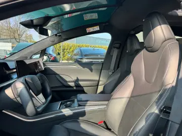 TESLA MODEL X PLAID   HARWARE 4   YOKE   6SEAT   22