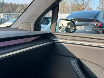 TESLA MODEL X PLAID   HARWARE 4   YOKE   6SEAT   22