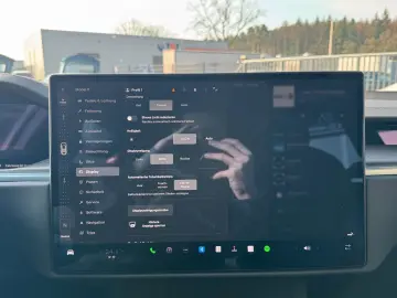 TESLA MODEL X PLAID   HARWARE 4   YOKE   6SEAT   22