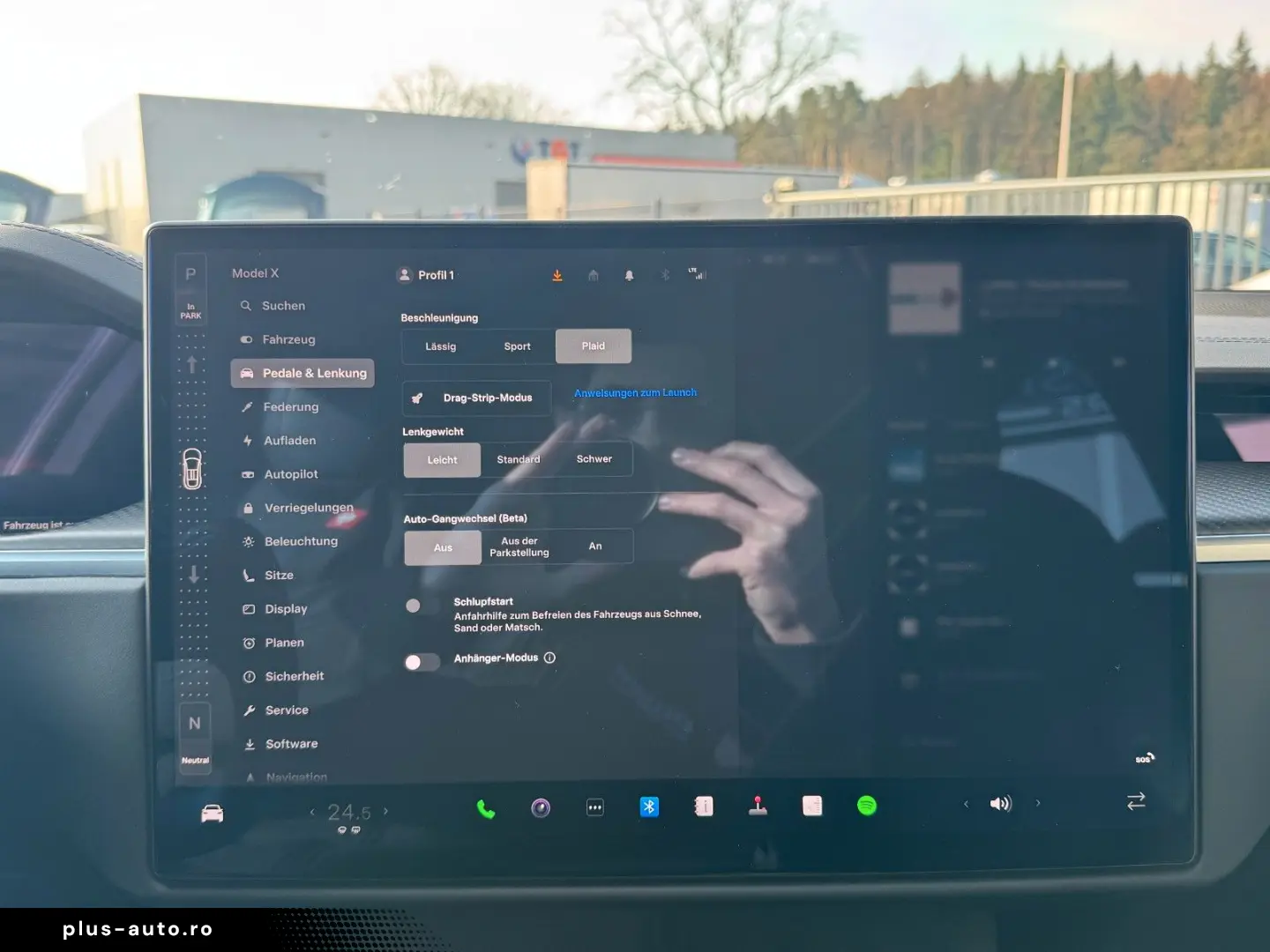 TESLA MODEL X PLAID   HARWARE 4   YOKE   6SEAT   22
