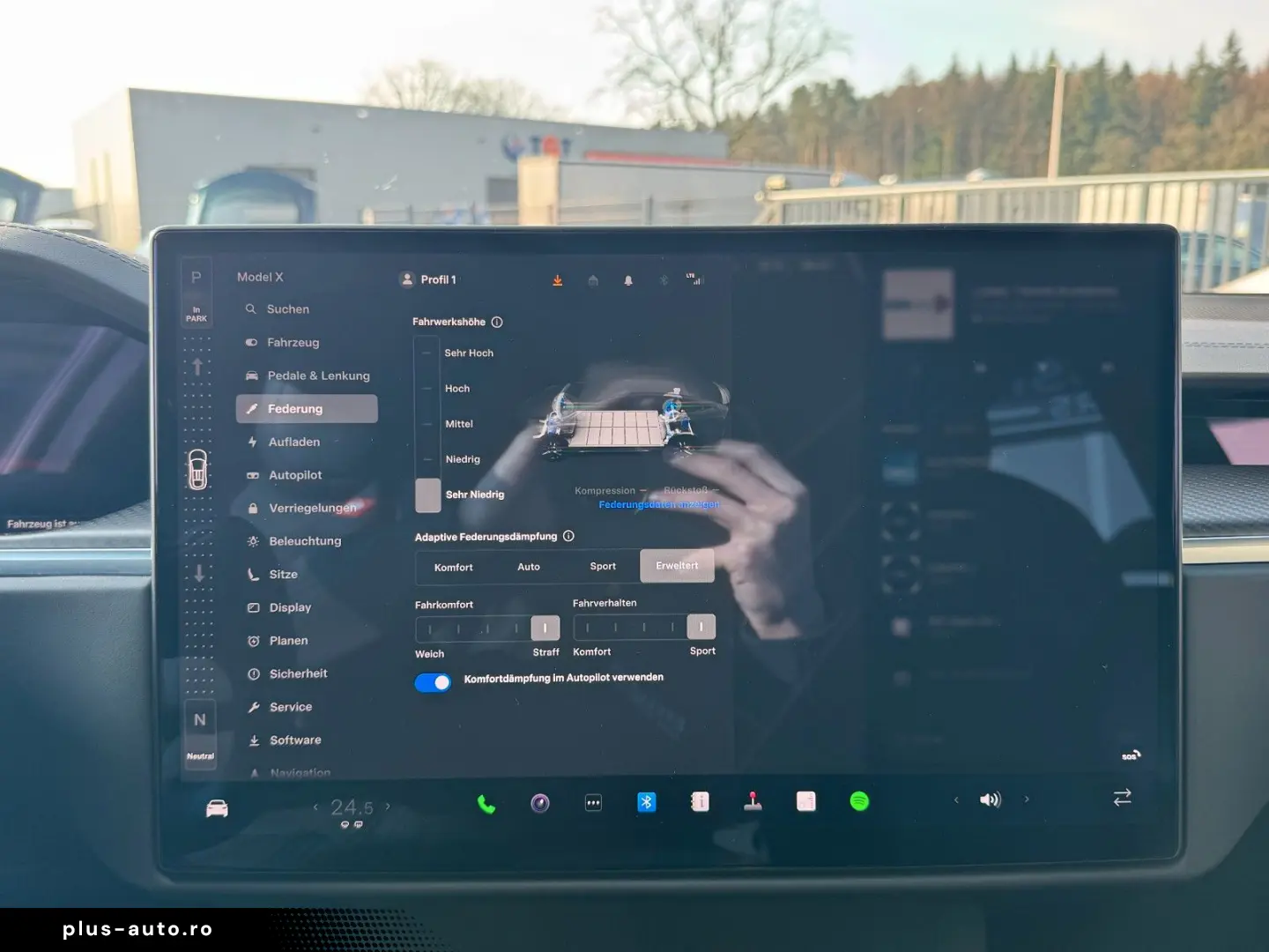 TESLA MODEL X PLAID   HARWARE 4   YOKE   6SEAT   22