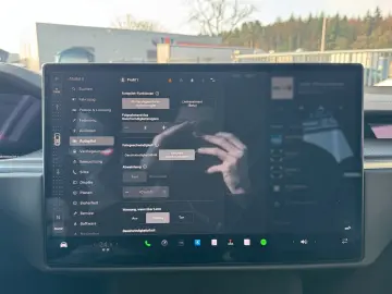 TESLA MODEL X PLAID   HARWARE 4   YOKE   6SEAT   22