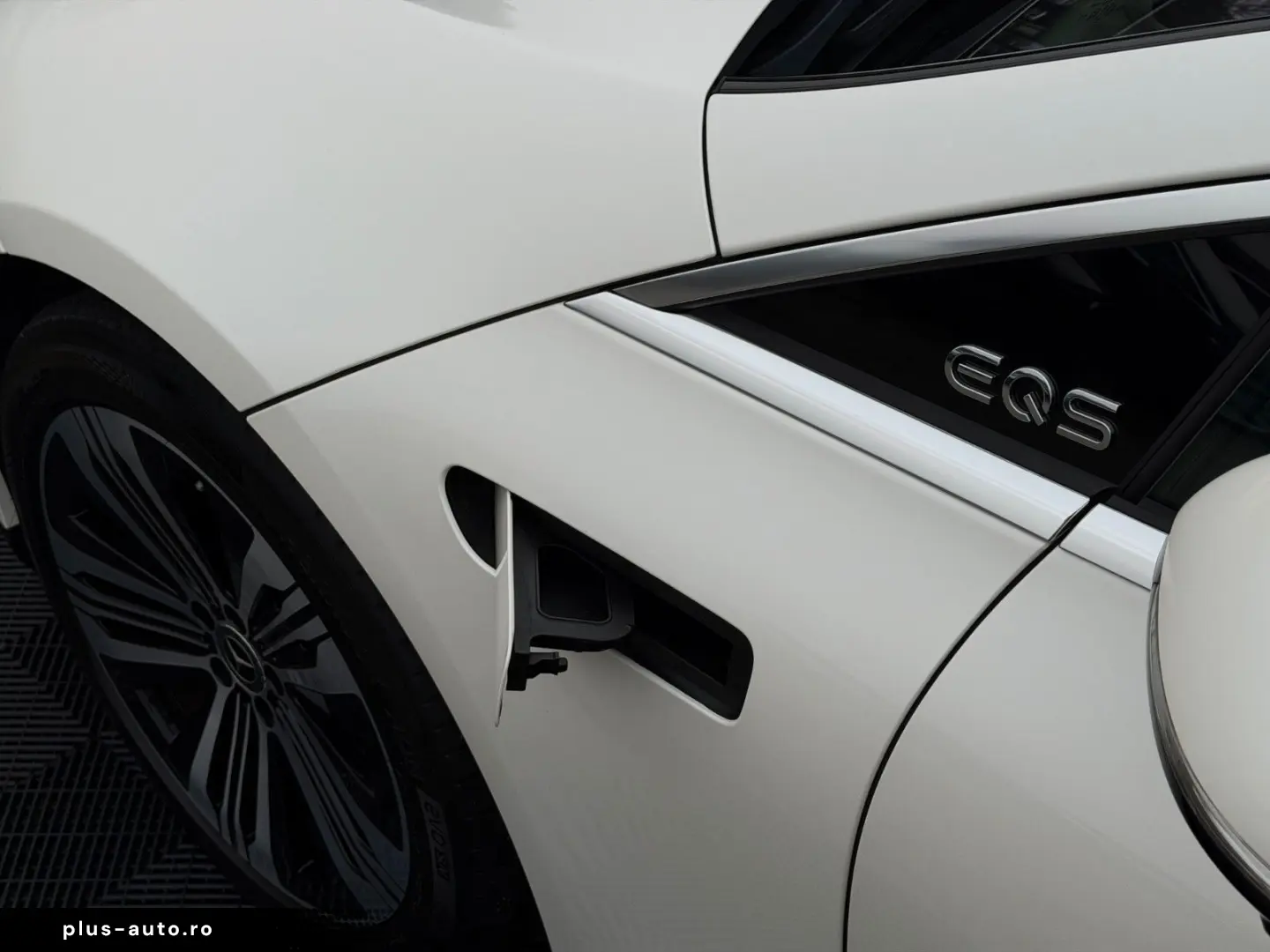 MERCEDES-BENZ EQS 450  JUNGE STERNE 2029 BURMESTER 360