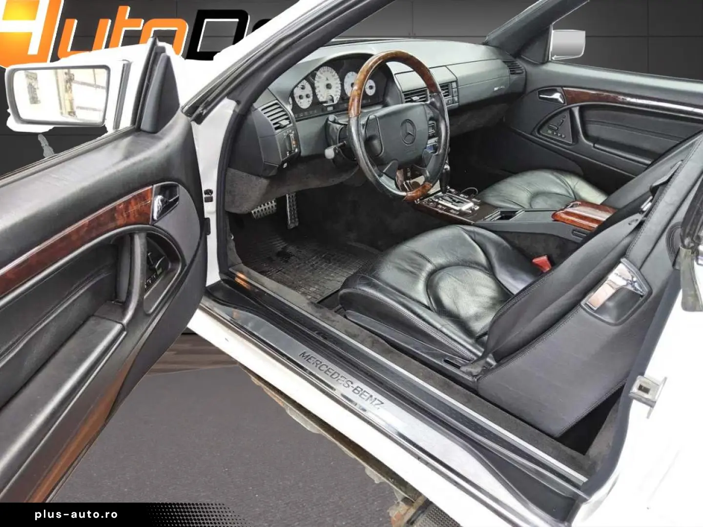 Mercedes-Benz SL-Class 500 V8